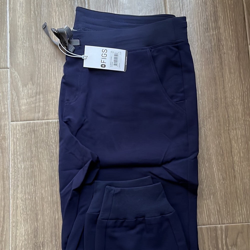 Figs Women’s Navy Zamora - Jogger Scrub Pants